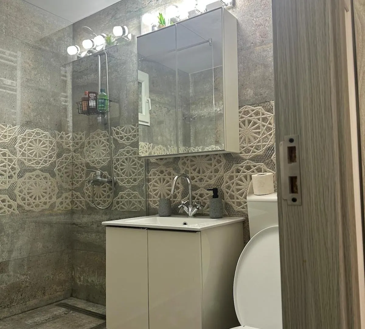 Two-Room Apartment بوخارست